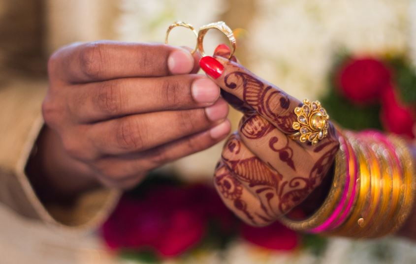 ’والد شادی نہیں کرا رہے:‘ ہنگو کے نوجوان کی اصل کہانی کیا ہے؟
