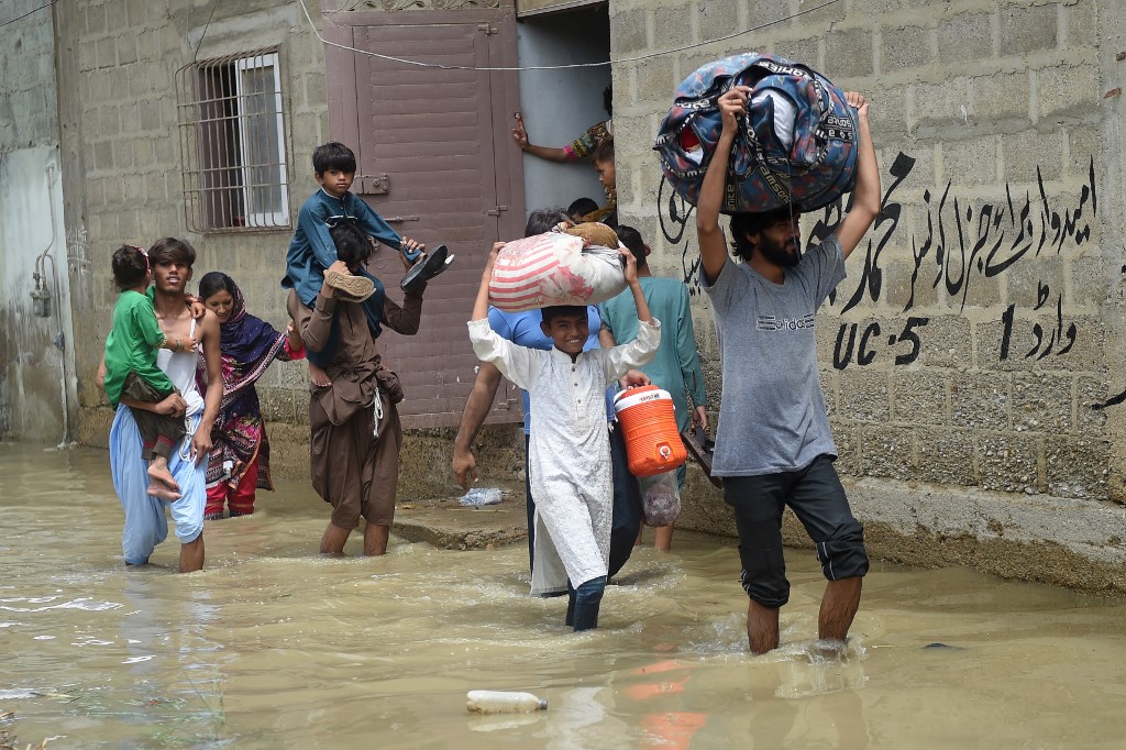 karachi rains.jpg