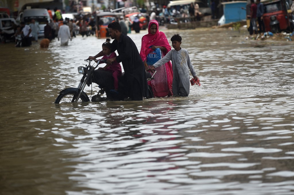 karachi rains.jpg