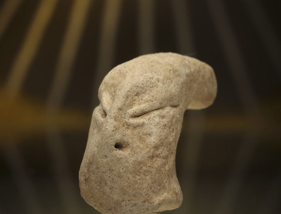 alien-statue.jpg