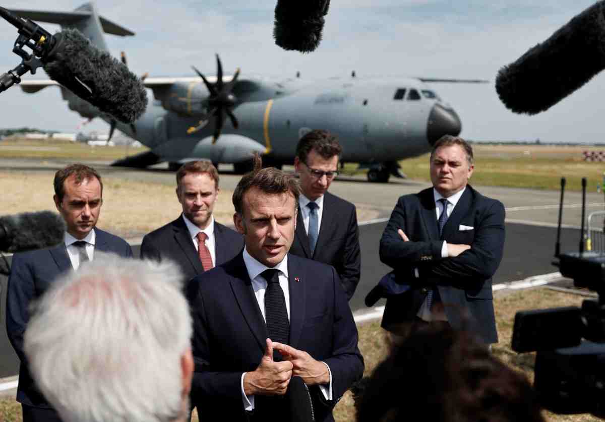 France Macron.jpg