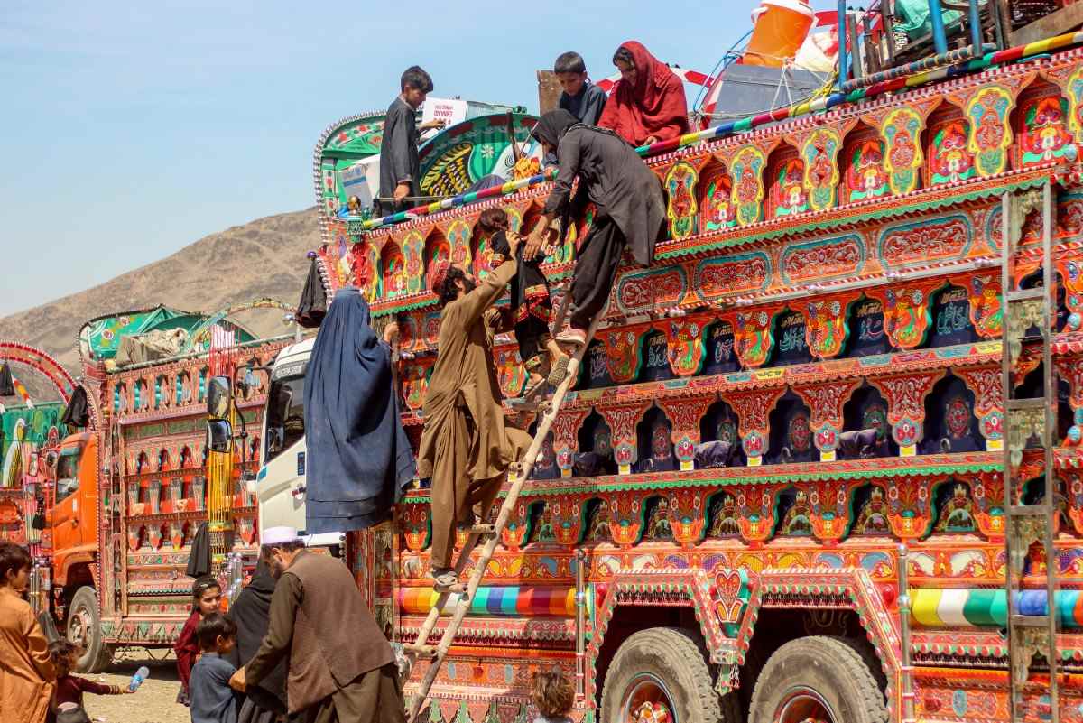 Afghan refugees.jpg