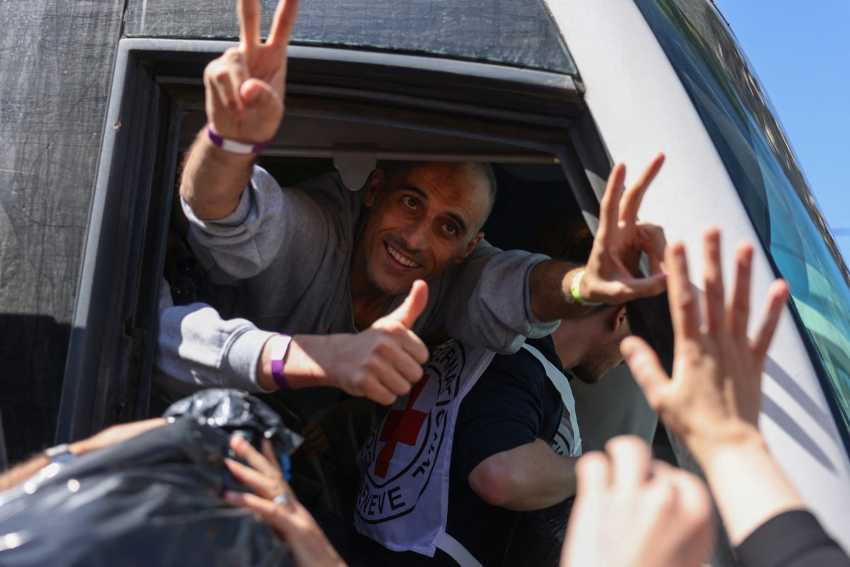 AFP__20251013__78KQ88Q__v2__MidRes__TopshotPalestinianIsraelConflictPrisoners.jpg AFP__20251013__78KQ88Q__v2__MidRes__TopshotPalestinianIsraelConflictPrisoners.jpg