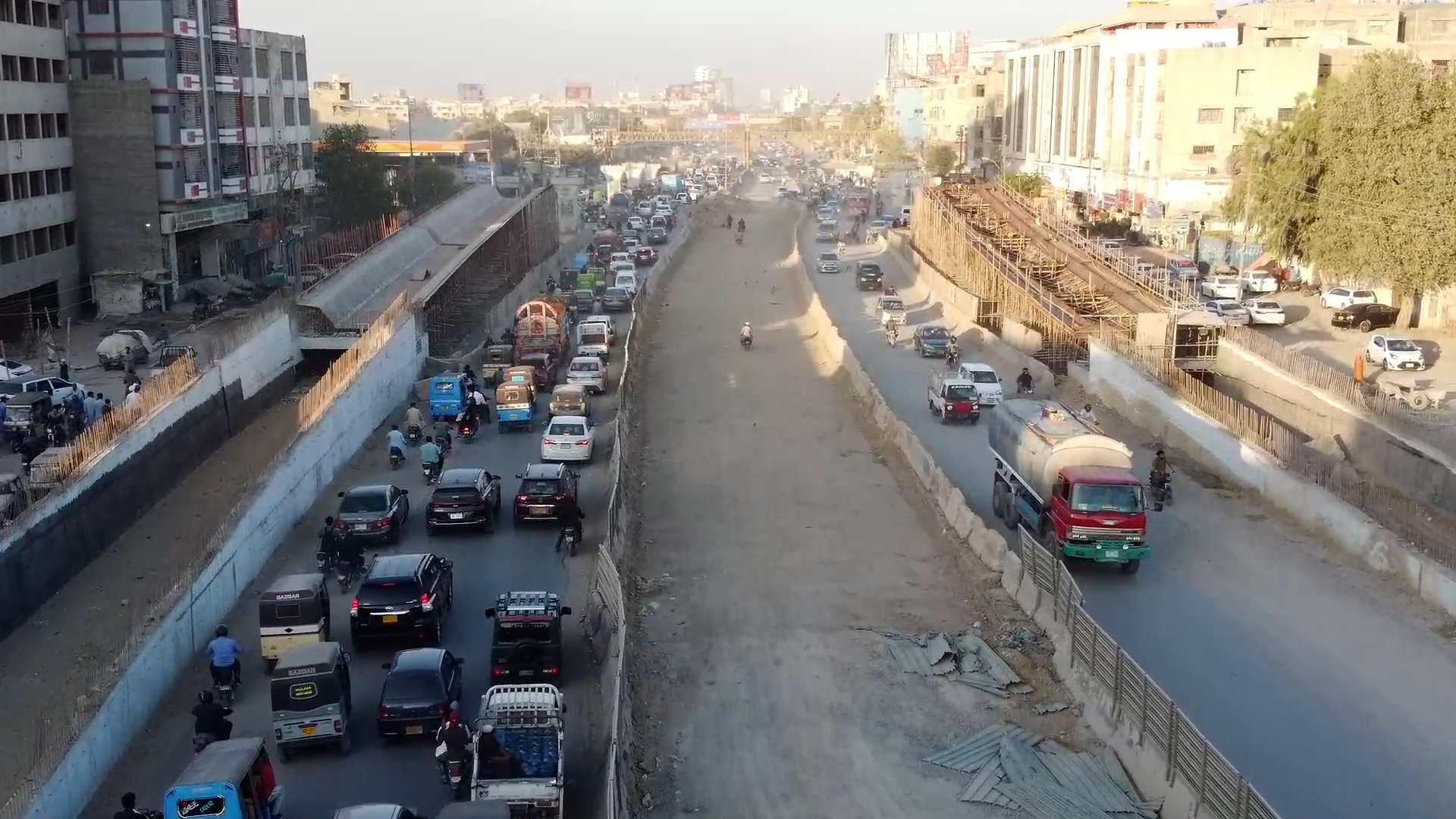 BRT KARACHI.jpg BRT KARACHI.jpg