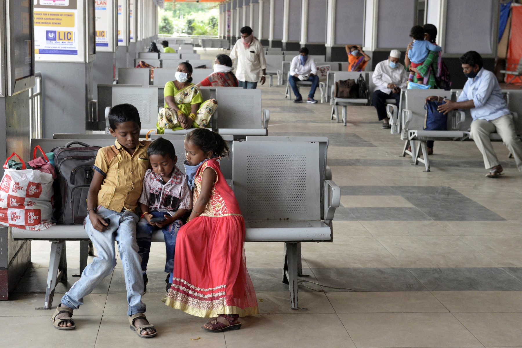 India children mobile phone India children mobile phone