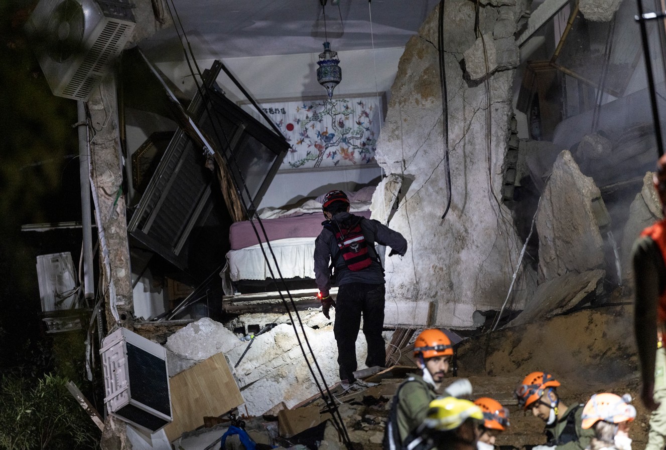 شہری اہداف کو نشانہ بنایا گیا تو 'تباہ کن' کارروائی کی جائے گی: ایران نے دھمکی