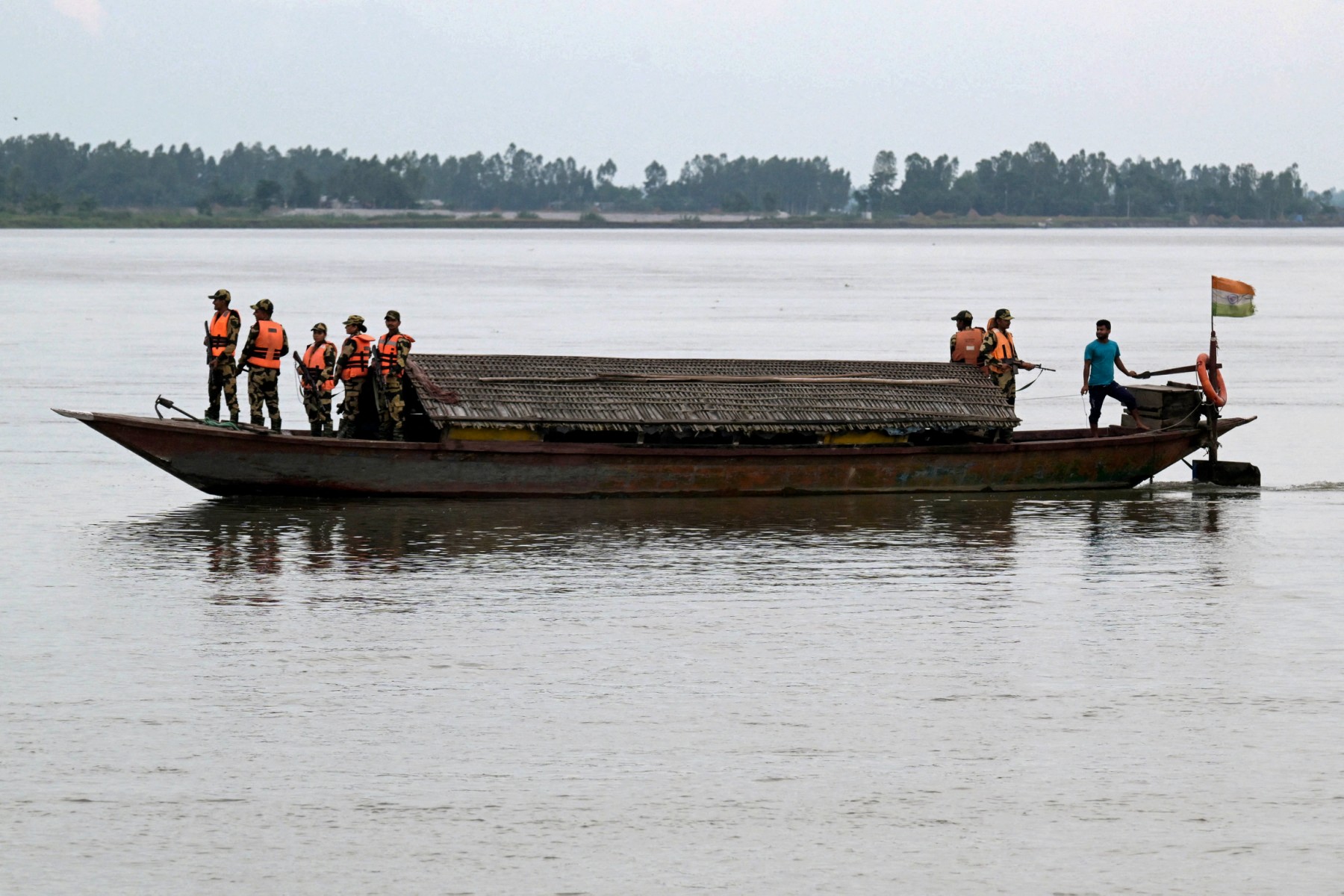 انڈیا کا سرحد محفوظ بنانے کے لیے مگرمچھ، سانپ چھوڑنے پرغور