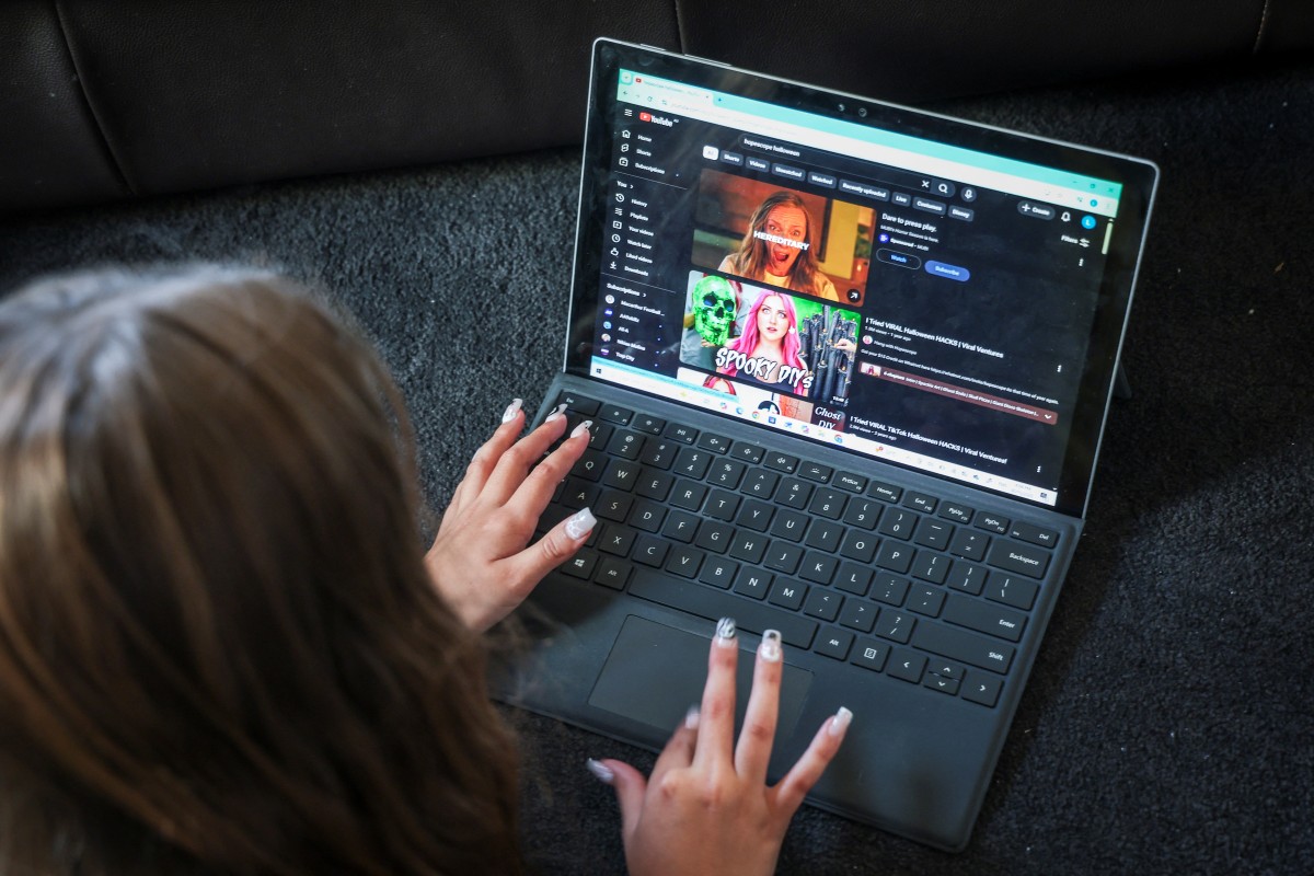 یونان میں 15 سال سے کم عمر بچوں کے لیے سوشل میڈیا پر پابندی کا اعلان