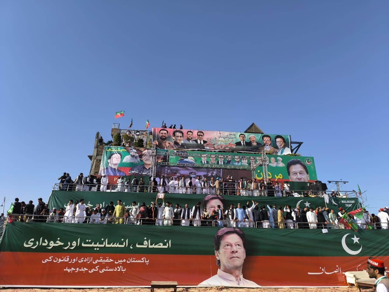 مردان: پی ٹی آئی کا یکم مئی کو لاہور جلسے کا اعلان