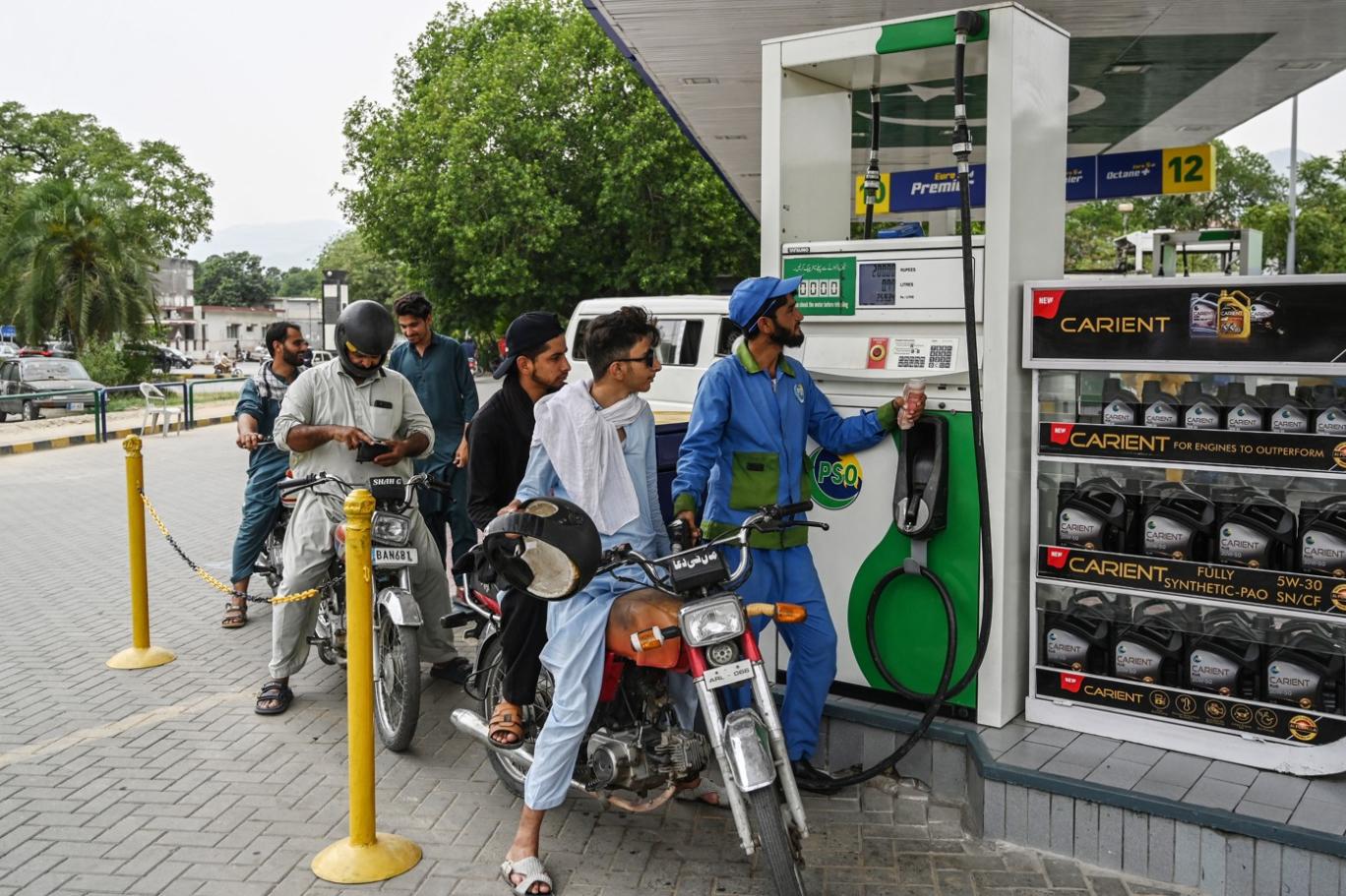 پاکستان: پیٹرول اور ڈیزل کی قیمتوں میں 26.77 روپے فی لیٹر اضافہ