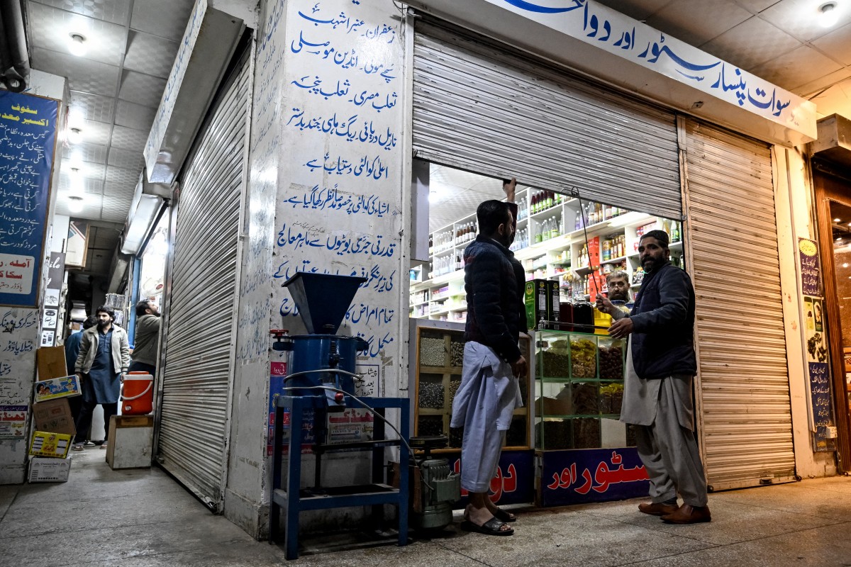 کفایت شعاری مہم: اسلام آباد میں پھر سے دکانیں، بازار رات آٹھ بجے بند کرنے کا حکم