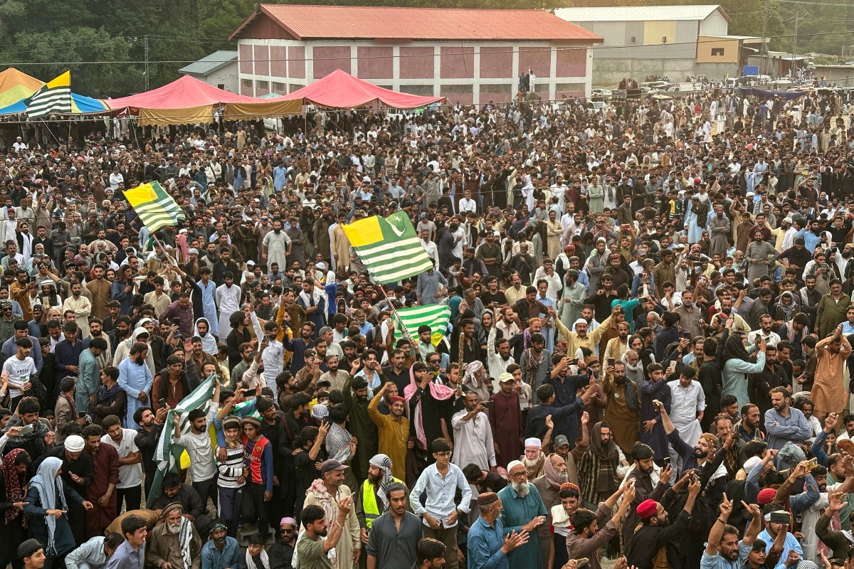 پاکستانی کشمیر میں دھرنے سے خوراک، ادویات کی ترسیل متاثر: حکومت