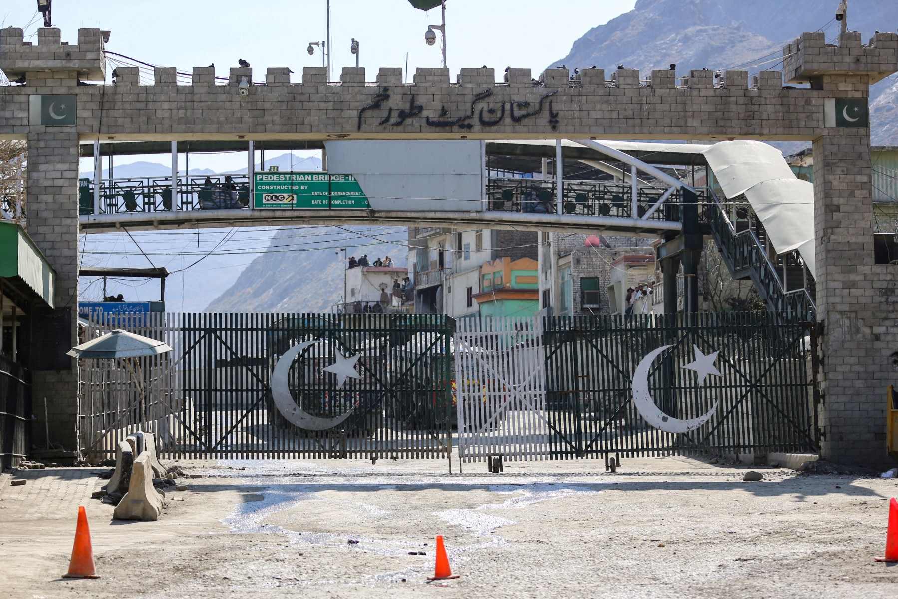 طورخم بارڈر نہ کھولا گیا تو پارلیمان کے سامنے احتجاج کریں گے: کلیئرنگ ایجنٹس