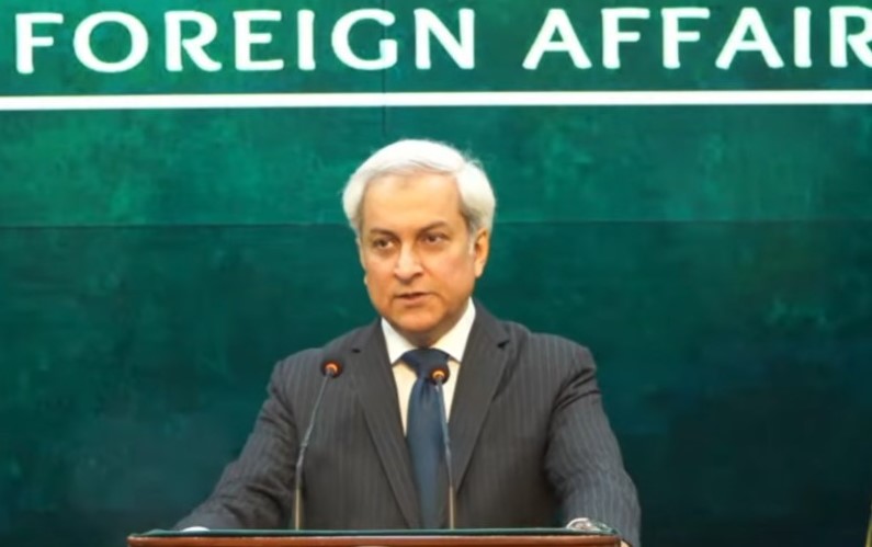 پاکستان نے ایران امریکہ ثالثی سے ’ہاتھ کھڑے نہیں کیے‘: دفتر خارجہ