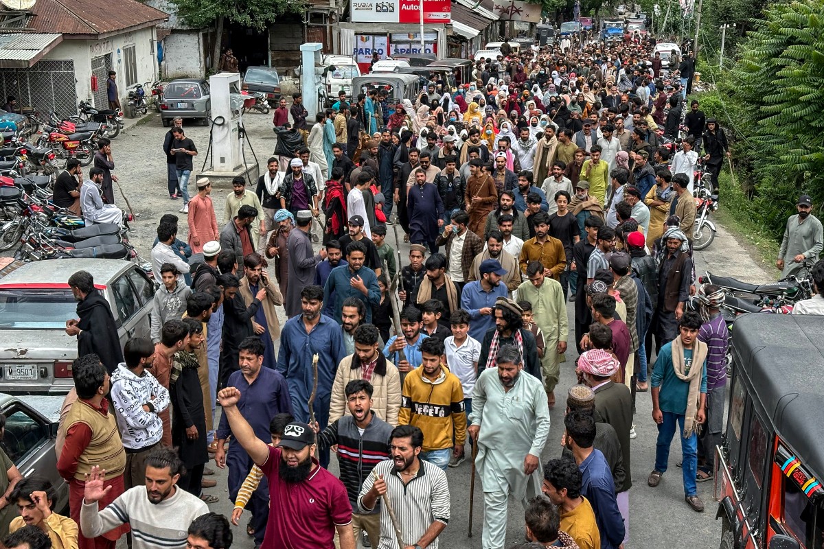 راولاکوٹ: جھڑپوں، اموات سے متعلق پولیس اور مظاہرین کے متضاد دعوے