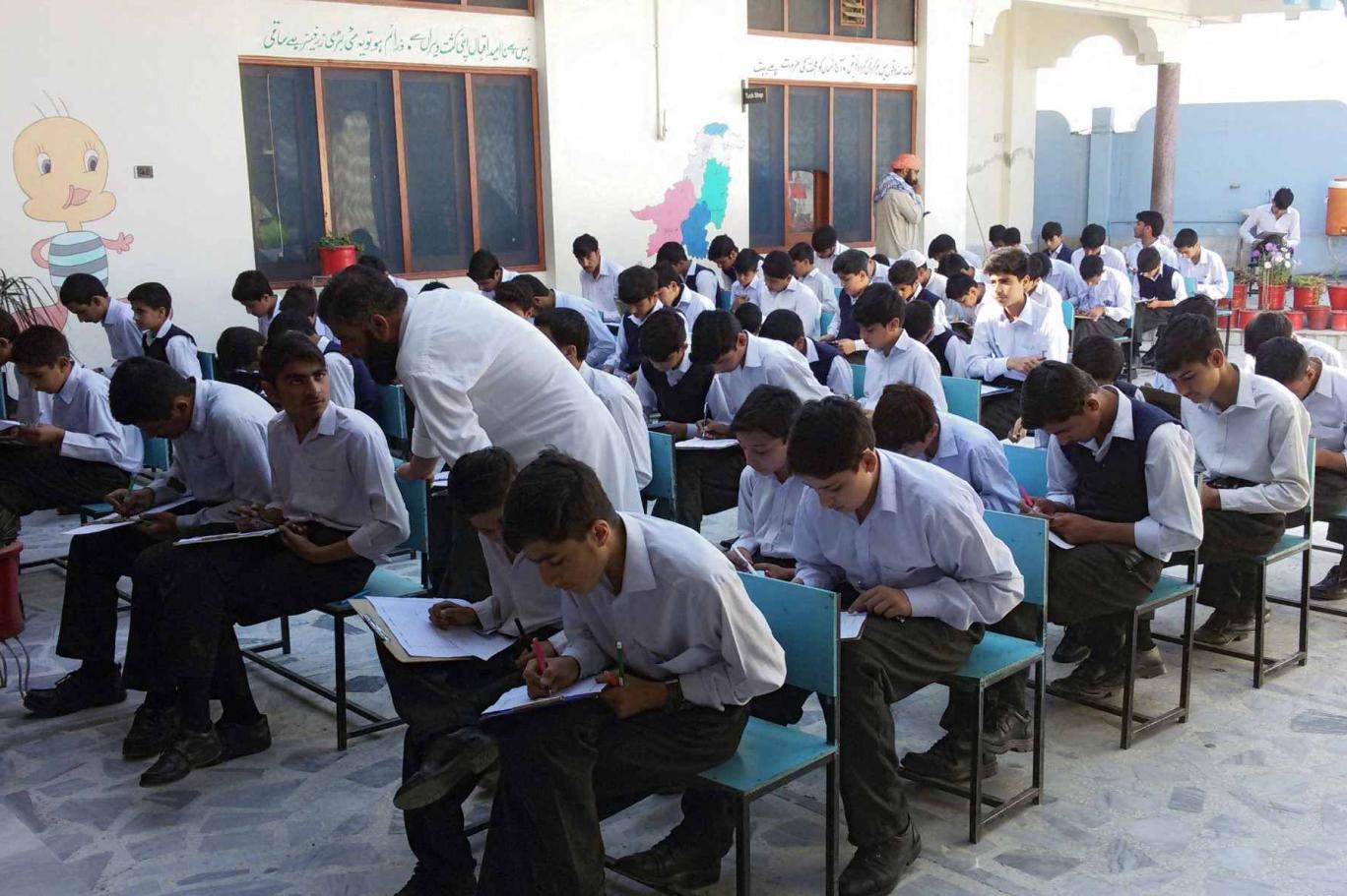 کے پی: میٹرک میں 50 فیصد تک طلبہ کے فیل ہونے کی وجہ کیا؟