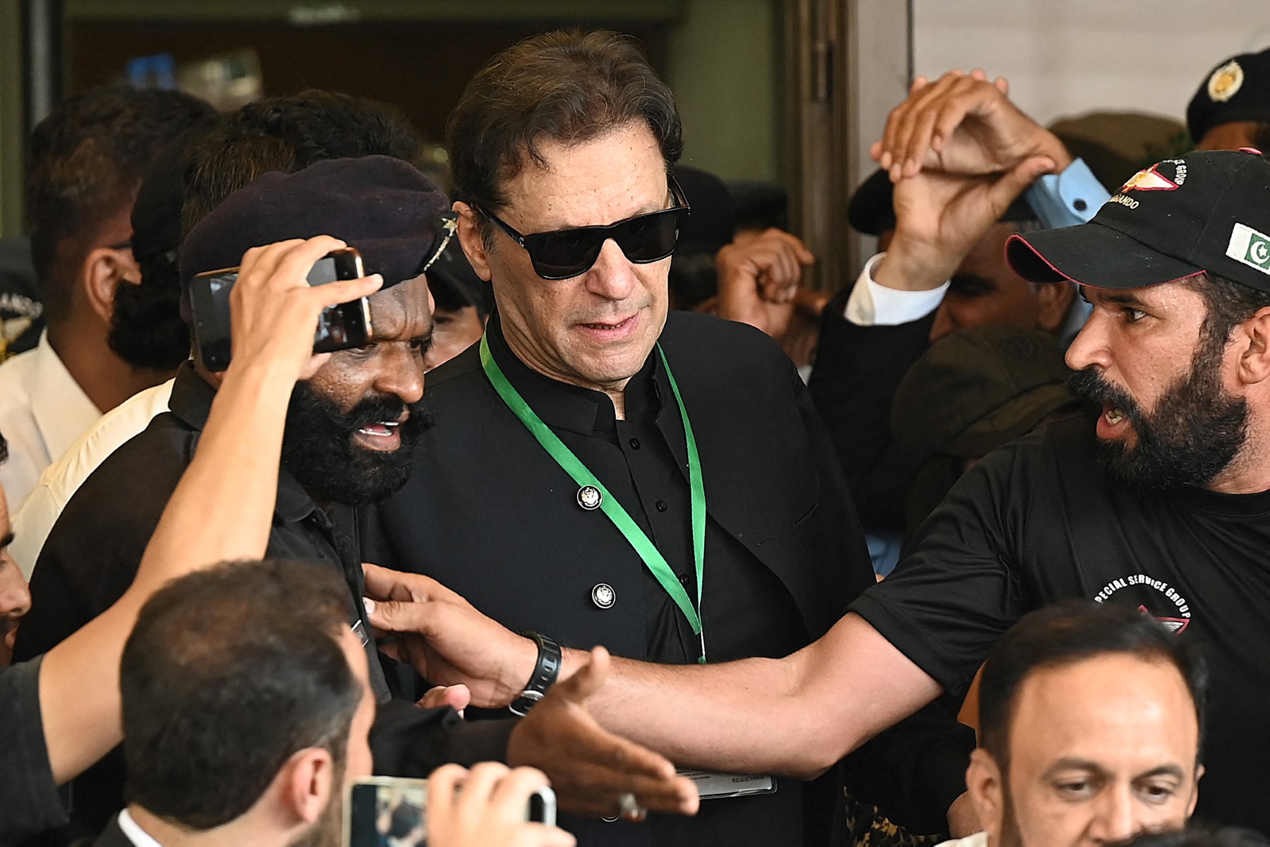 عمران خان کی نجی ہسپتال منتقلی کے فیصلے پر حکومت کی نظر ثانی کی درخواست دائر