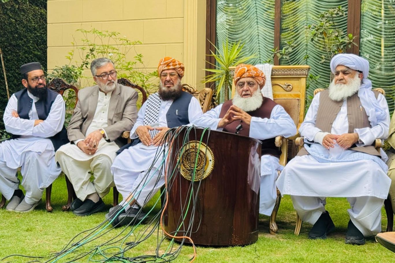 اپوزیشن اتحاد: ملکی سیاست میں مفاہمت پروان چڑھے گی یا مزاحمت کا امکان؟