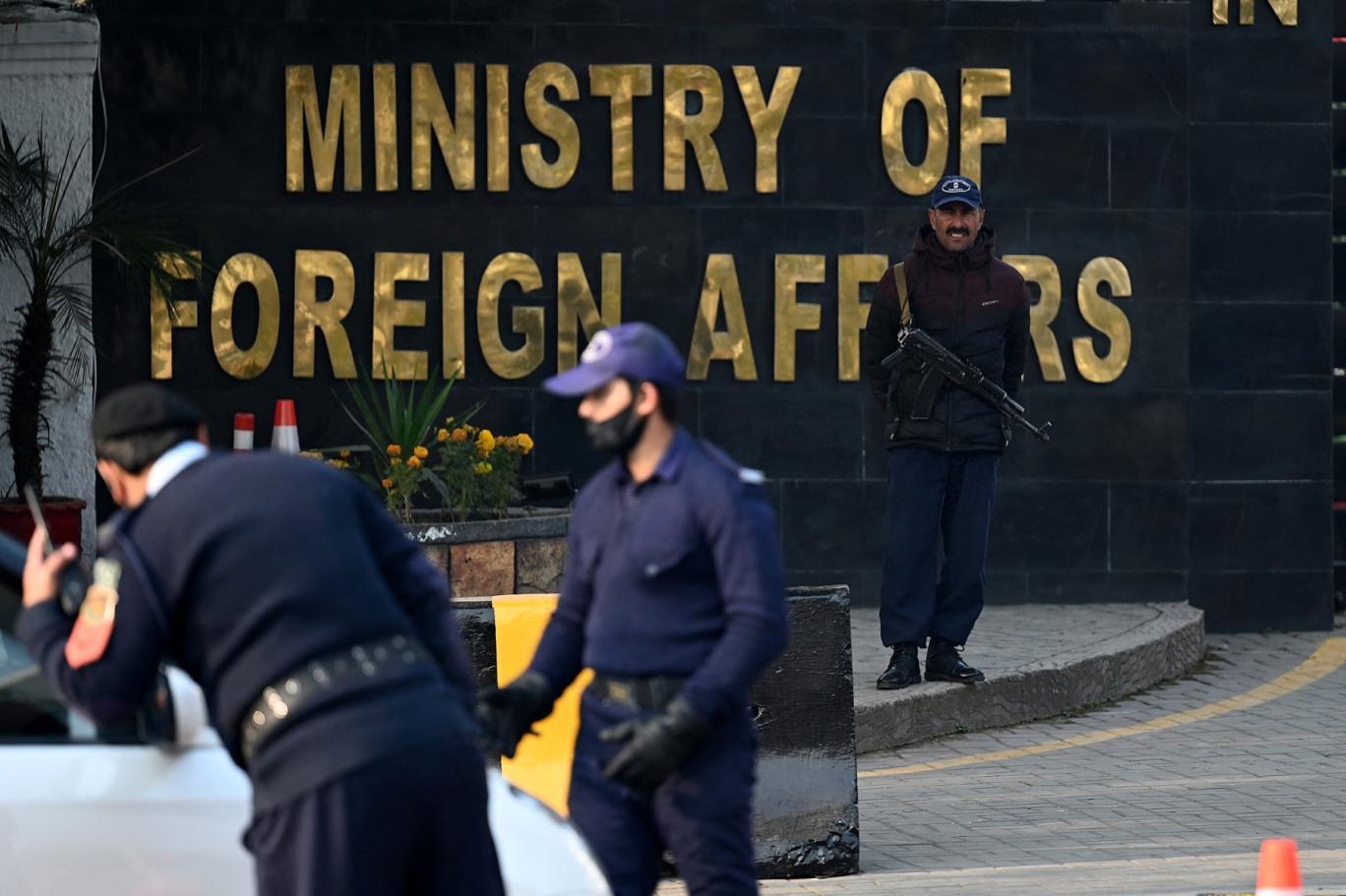 نارووال میں مندر کو بارش سے نقصان پہنچا، انڈین پروپیگنڈا بے بنیاد: پاکستان