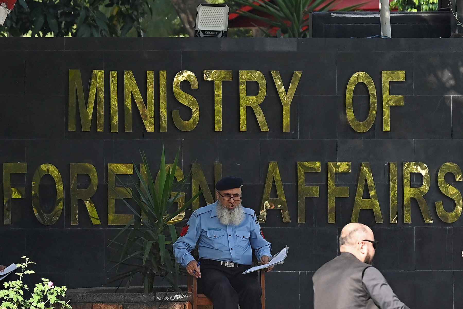 12 ارب روپے کی ’بے ضابطگیوں کی انکوائری‘ کا علم ہے نہ کوئی ریکارڈ: دفتر خارجہ