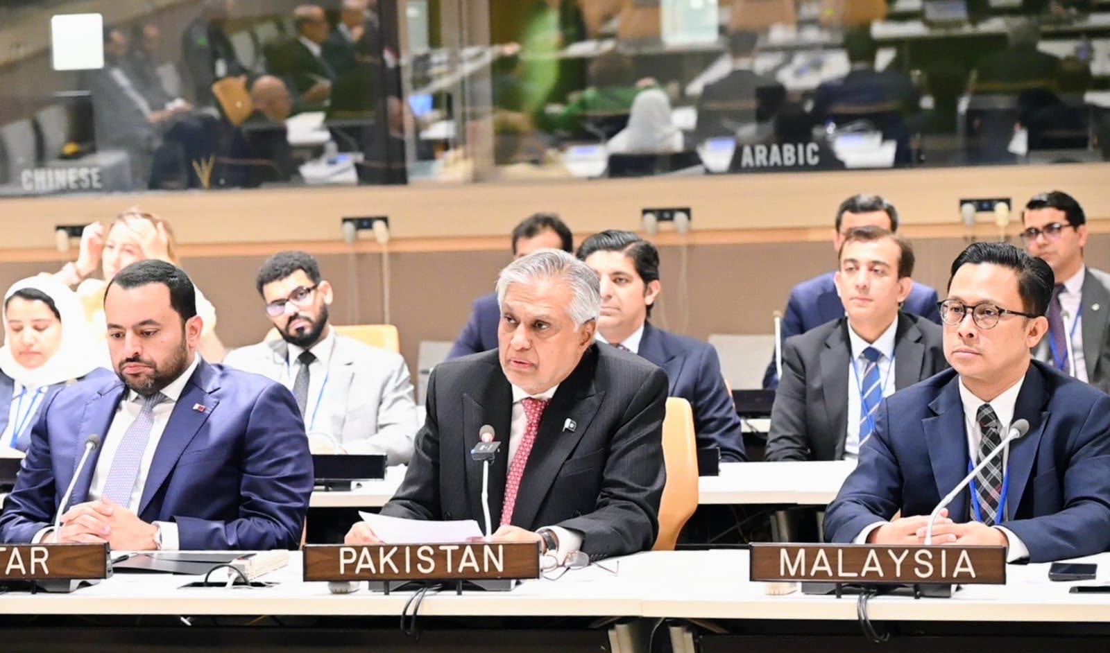 افغانستان میں امن کی خواہش رکھتے ہیں، طالبان سازگار ماحول پیدا کریں: اسحاق ڈار