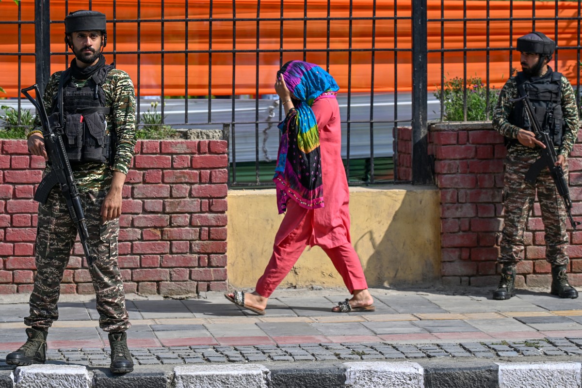 انڈیا: کشمیر اسمبلی میں ریاستی حیثیت کی بحالی کی حمایت