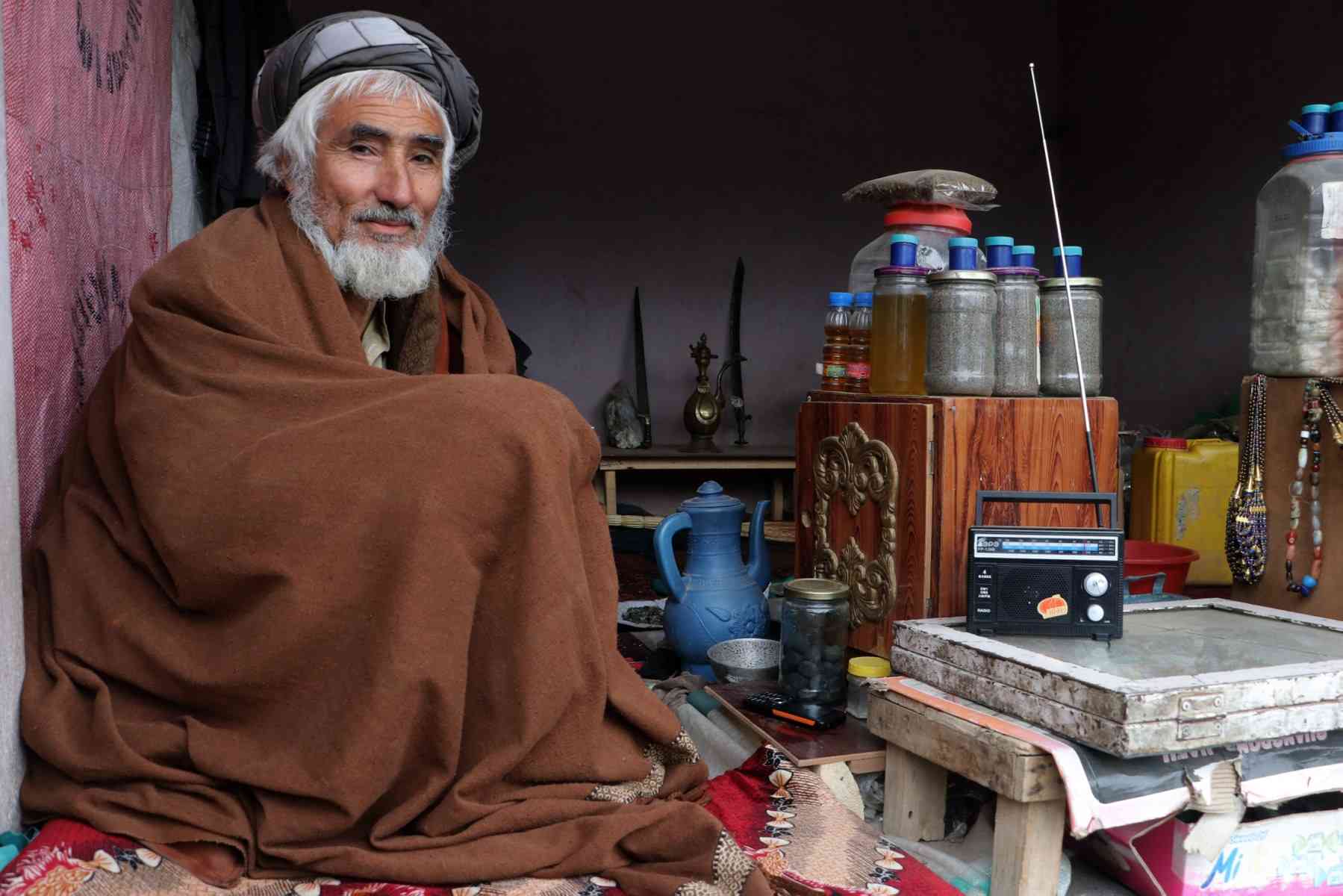 افغان طالبان نے بی بی سی ریڈیو کی نشریات بند کر دیں