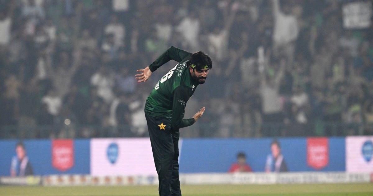ٹی 20 سیریز: عثمان کی زمبابوے کے خلاف ہیٹ ٹرک، بابر کے 74 رنز