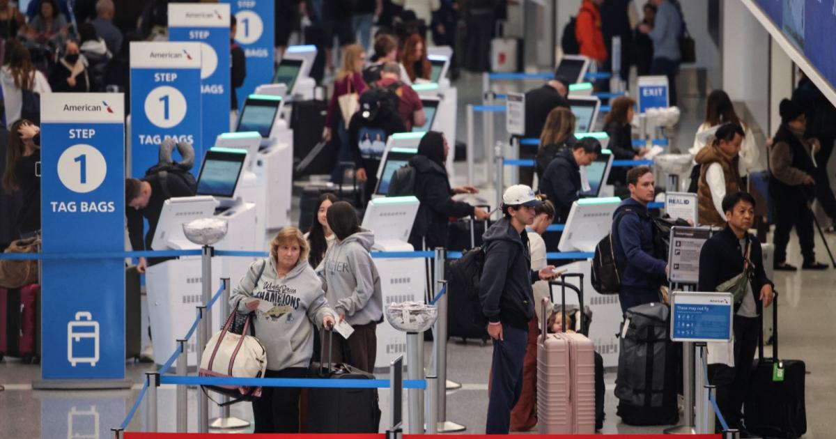 امریکی شہری ملک چھوڑ کر کہاں جانا چاہتے ہیں اور کیوں؟