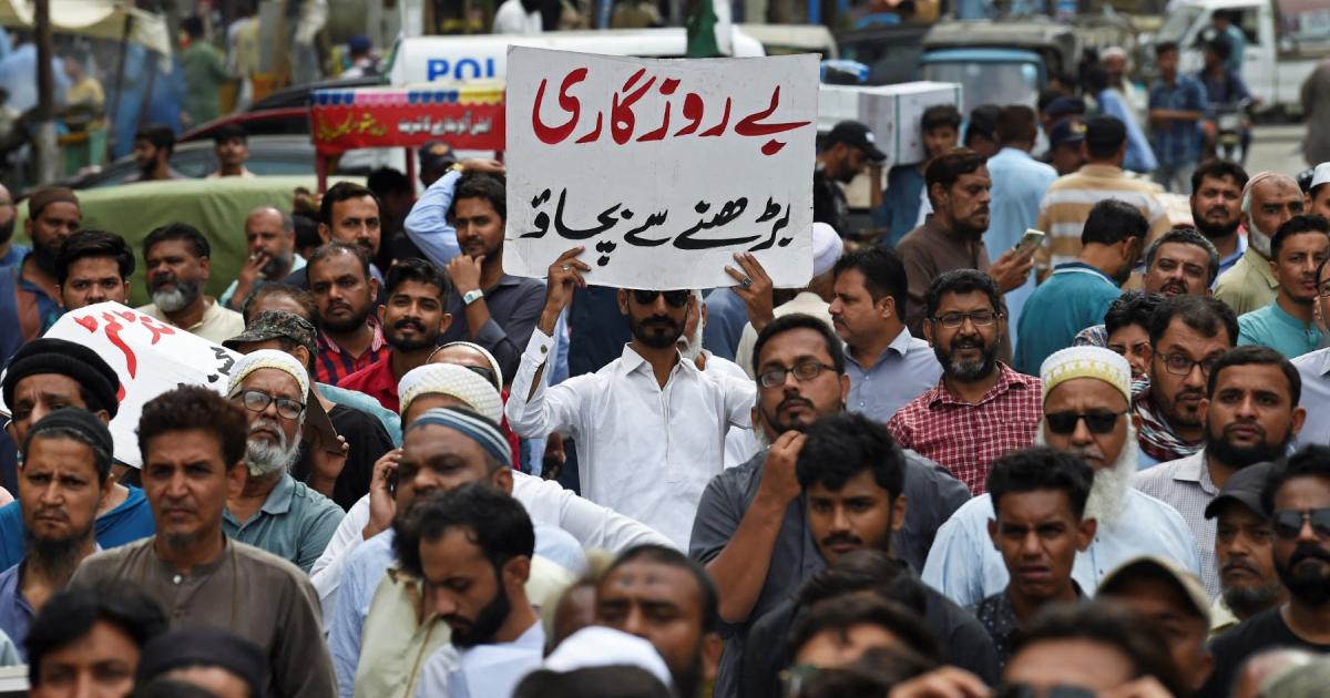 پنجاب میں 43 ہزار سرکاری آسامیاں ختم کیوں کی گئیں؟