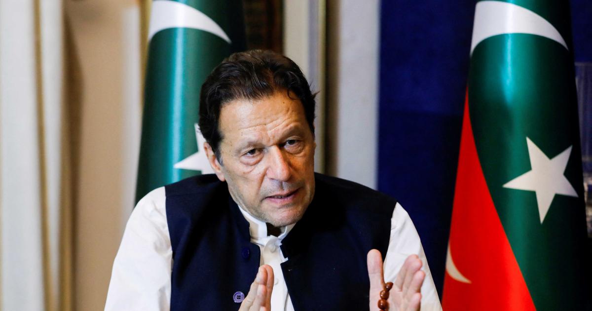 عمران خان کی آنکھ کا چوتھا پروسیجر، ڈاکٹر ’مطمئن‘ مگر پی ٹی آئی کو تشویش