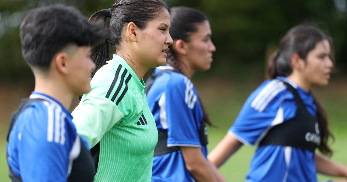 جلاوطن افغان خواتین فٹ بال ٹیم عالمی مقابلوں میں حصہ لے سکتی ہے: فیفا