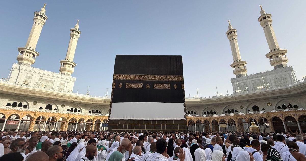 مناسک حج کا آغاز، عازمین حج منیٰ پہنچے لگے