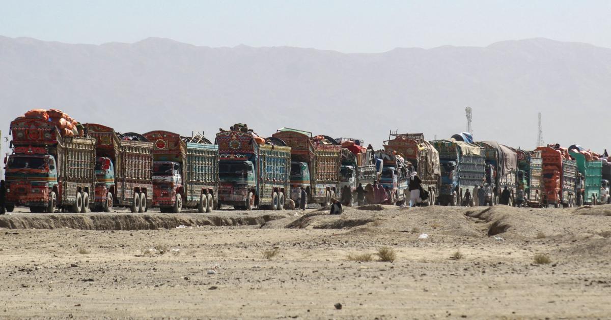 آبنائے ہرمز کی بندش: افغانستان کے لیے تجارت اور امداد کا بحران سنگین