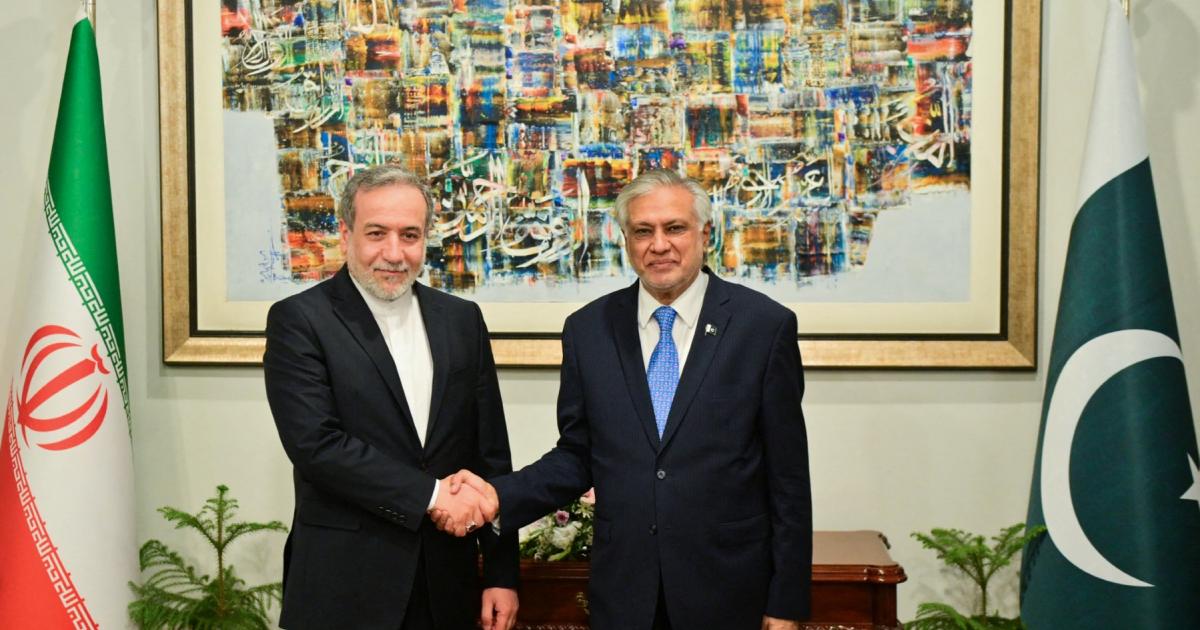 ’جنگ بندی برقرار رکھنا ضروری:‘ پاکستانی اور ایرانی وزیر خارجہ کی گفتگو