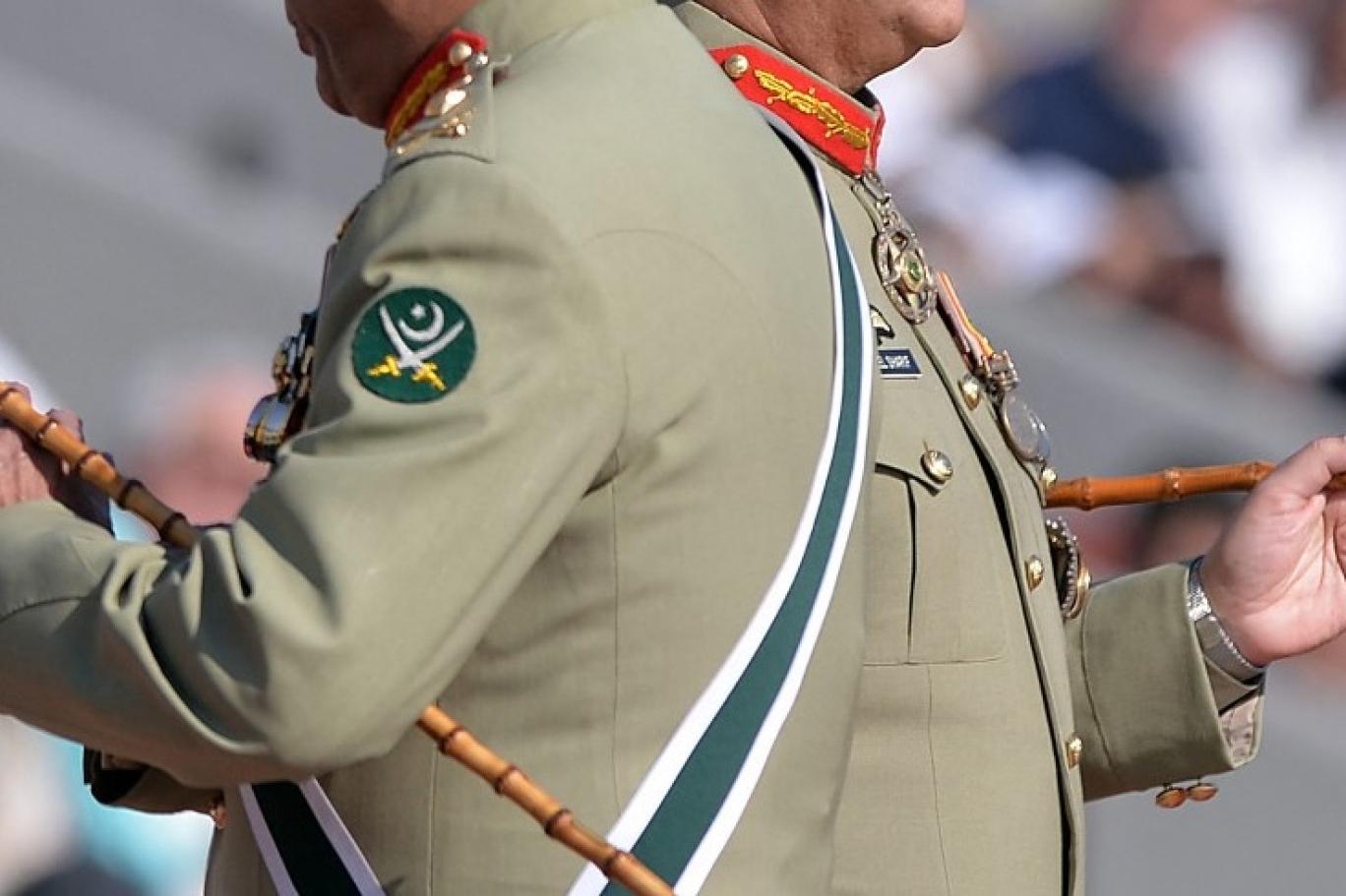 کیا ریٹائر ہونے والے تمام فوجی افسران دو سال تک گمنامی میں رہیں گے