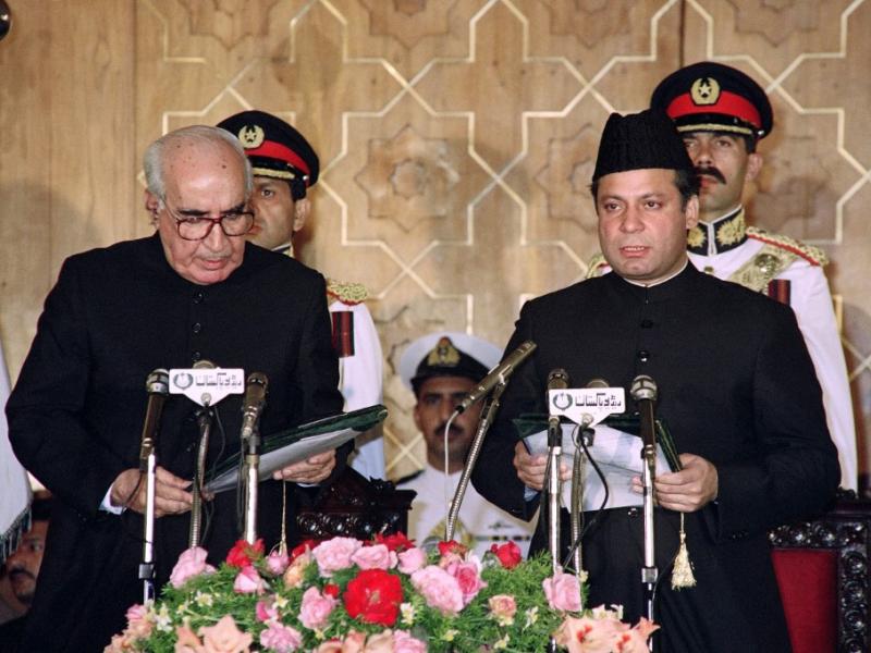جب صدر پاکستان اور وزیر اعظم ایک ساتھ رخصت ہوئے | Independent Urdu