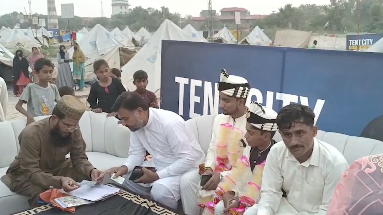 Flood camp wedding ceremony 