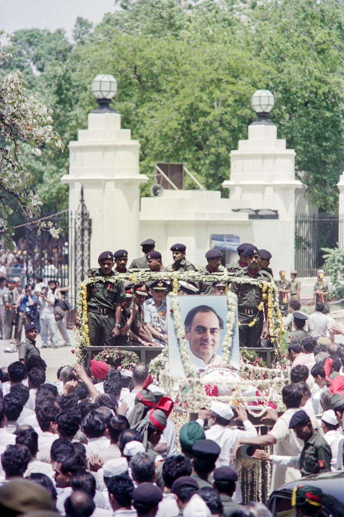 RajiveGandhiFuneral.jpg