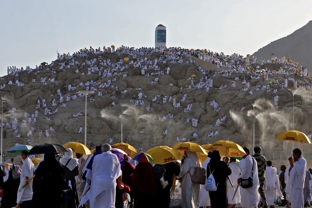 HaJJ mount arafat.jpg