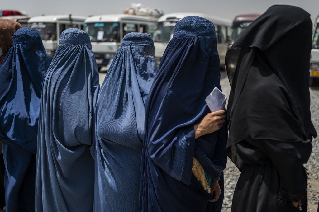 Afghan Women Burqa.jpg
