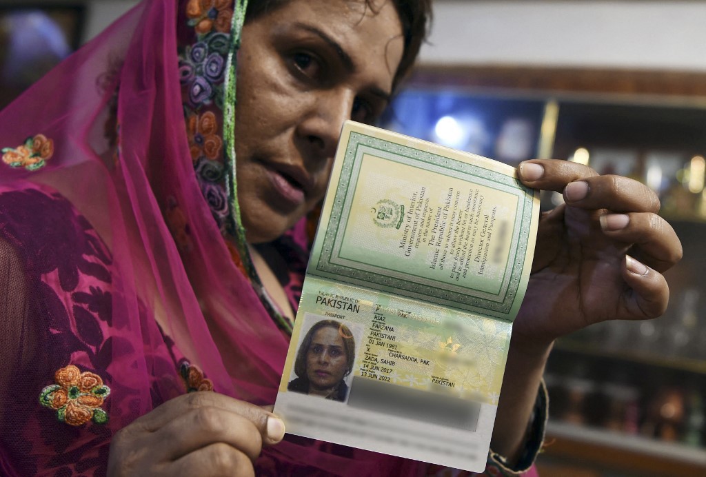 Pakistan Transgender Passport.jpg
