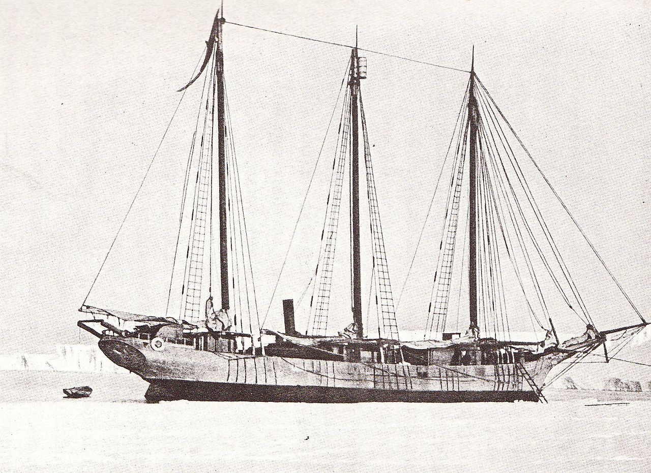 1280px-Kainan_Maru_ship_1912.jpg