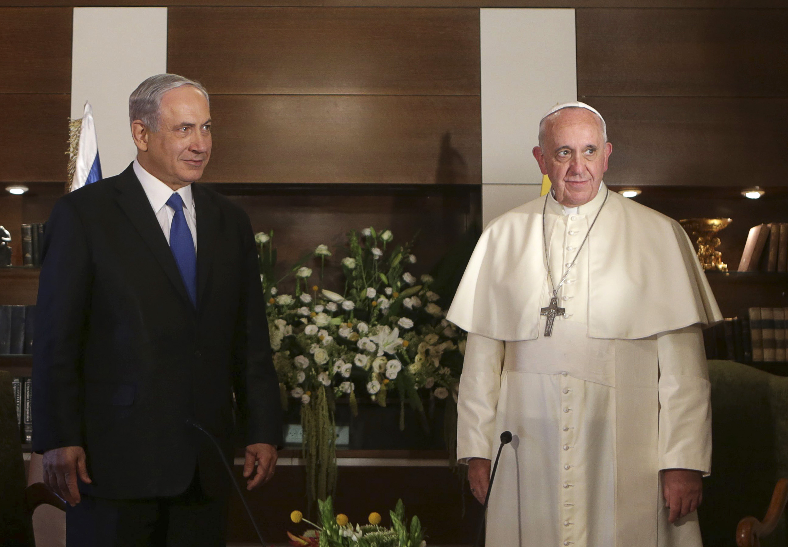 Netanyahu and Pope.JPG