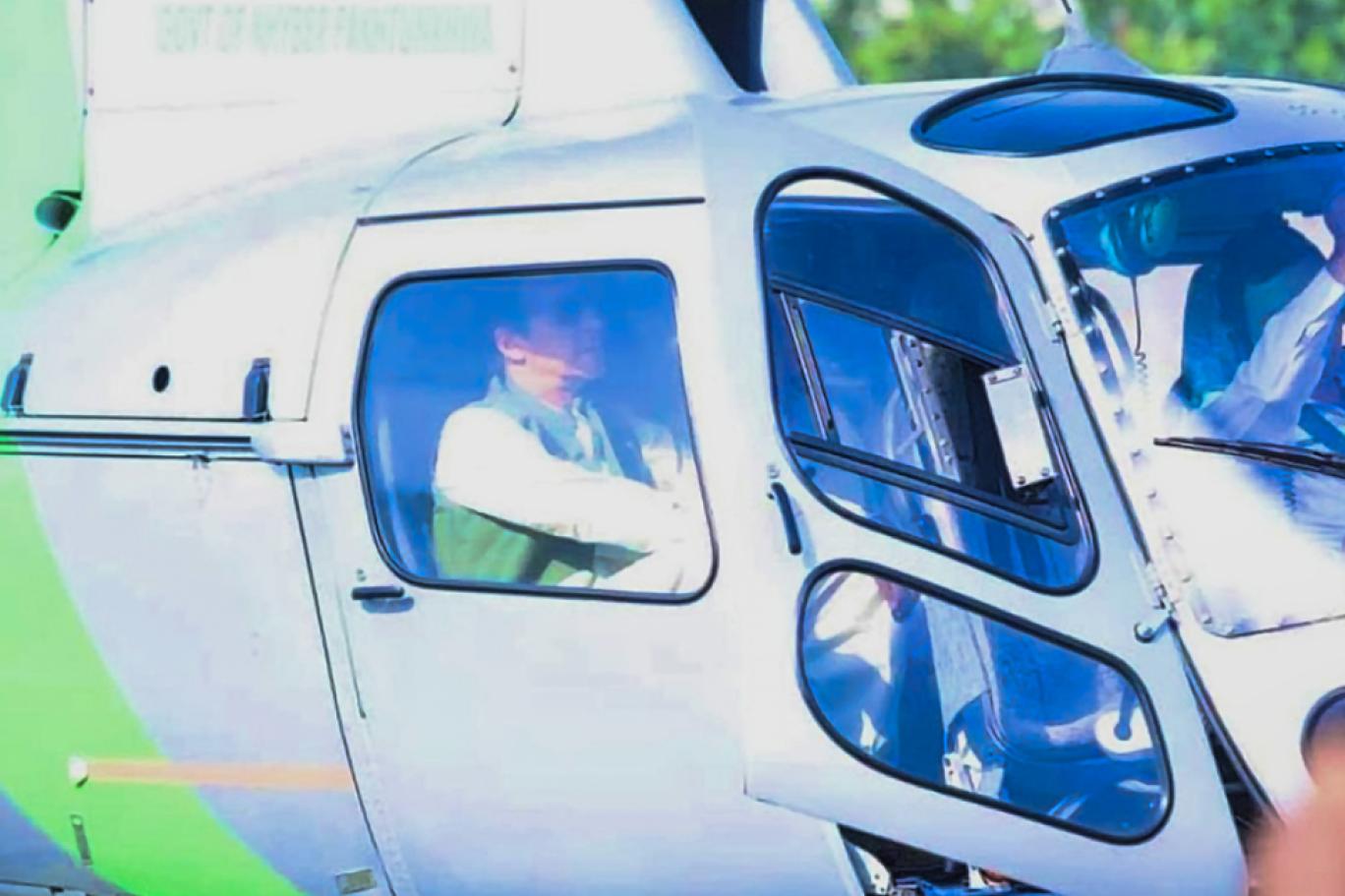 Imran Khan in Heli.jpg