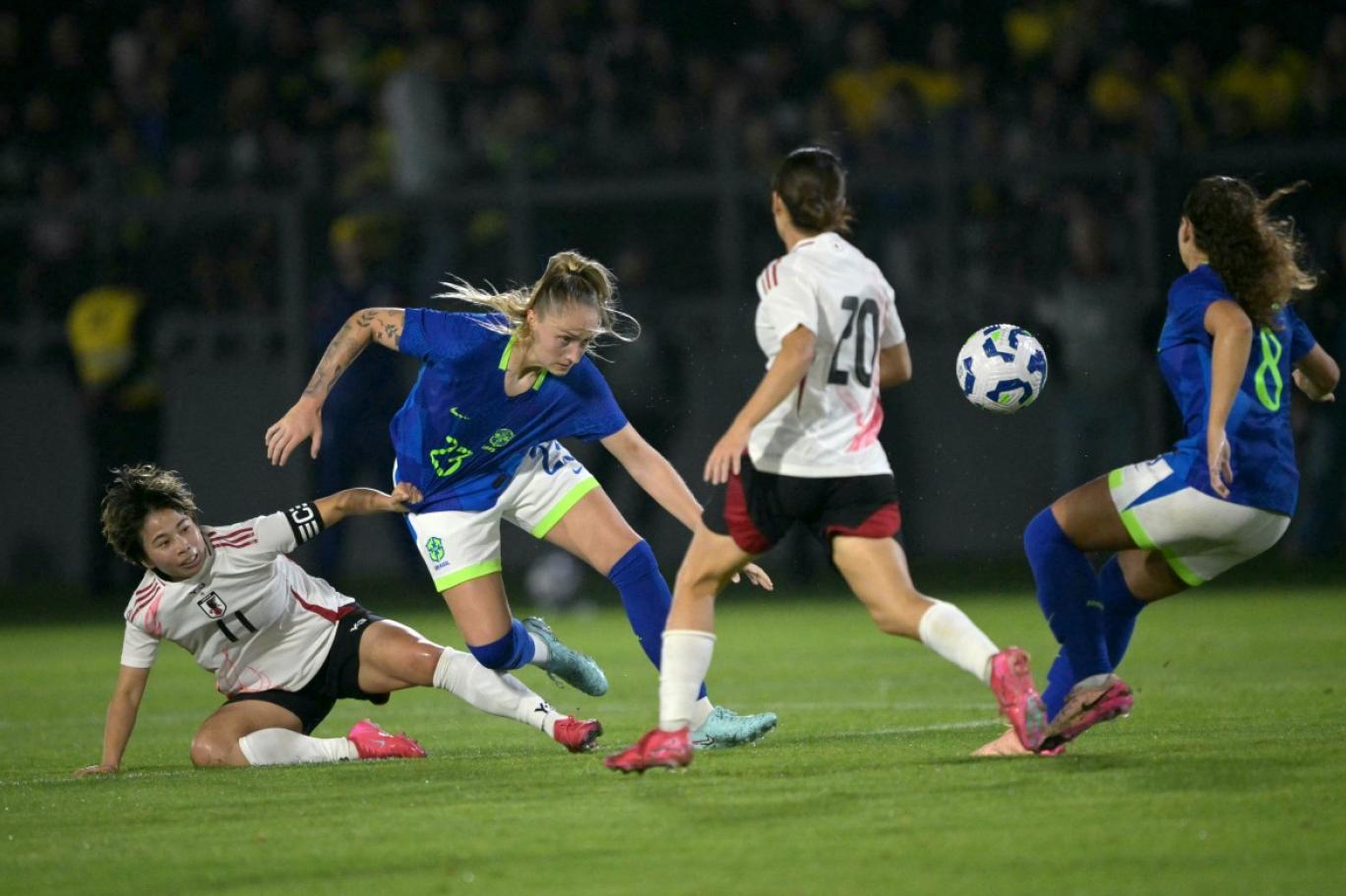 Women Football 
