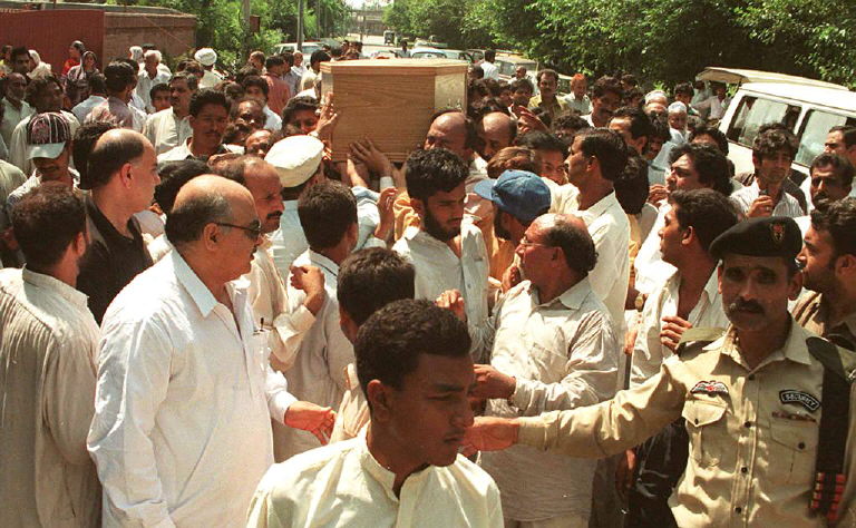 NUSRAT FUNERALjpg