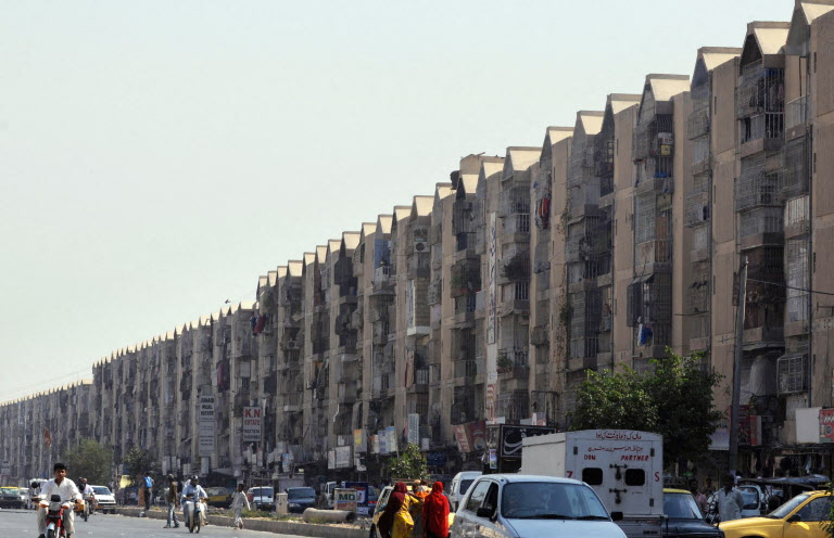 AFP__20081118__Hkg1865282__v1__MidRes__PakistanQuakeConstruction.jpg