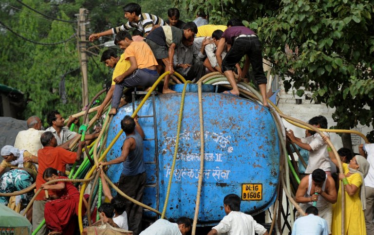 AFP__20100606__Del387356__v1__Preview__IndiaHeatwaveWaterShortage.jpg