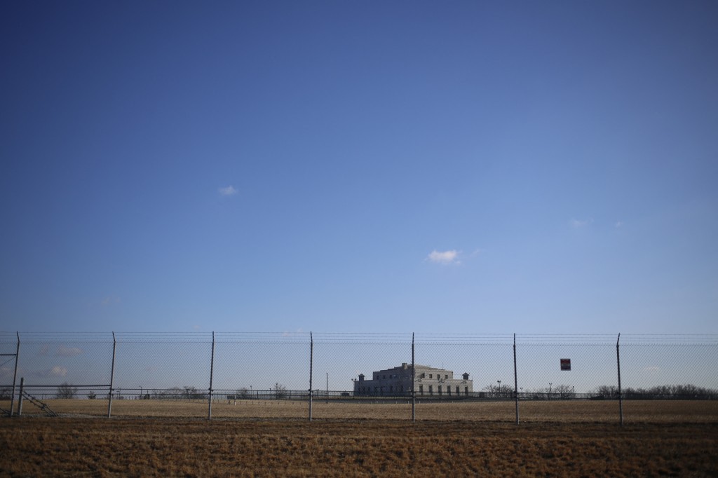 AFP__20140227__475306449__v2__Preview__1stInfantryDivisionSoldiersReturnHomeToFortKn.jpg